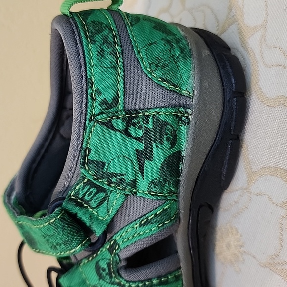 Old Navy Outdoor Summer Trek Shoes - Picture 7 of 7